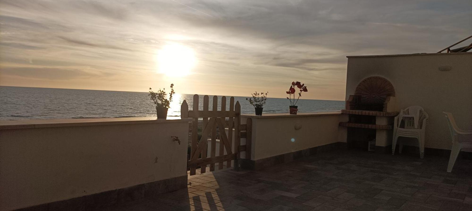 The Suite On The Beach Torvaianica Kültér fotó